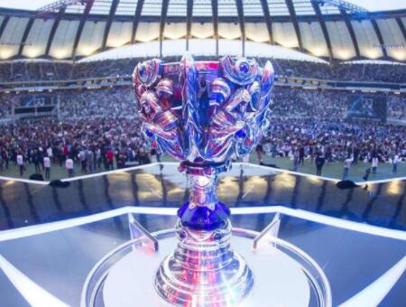 WBG官博发文祝贺Crisp联赛登场八周年：长松入霄汉，远望不盈尺