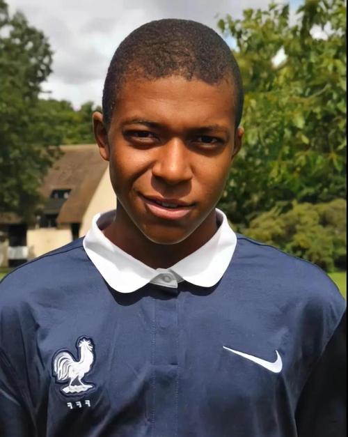 这是Quesanti！ TheShy 坚持住1v3 JIEJIE 刺穿 Ninjas in Pyjamas Invictus Gaming 赢得了第一局